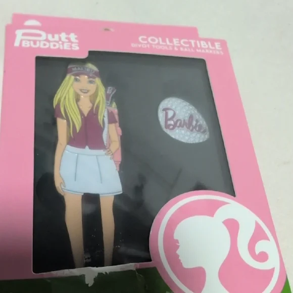 Barbie Putt Buddies Club Pro Barbie Divot Tools & Ball Markers - Picture 4 of 6